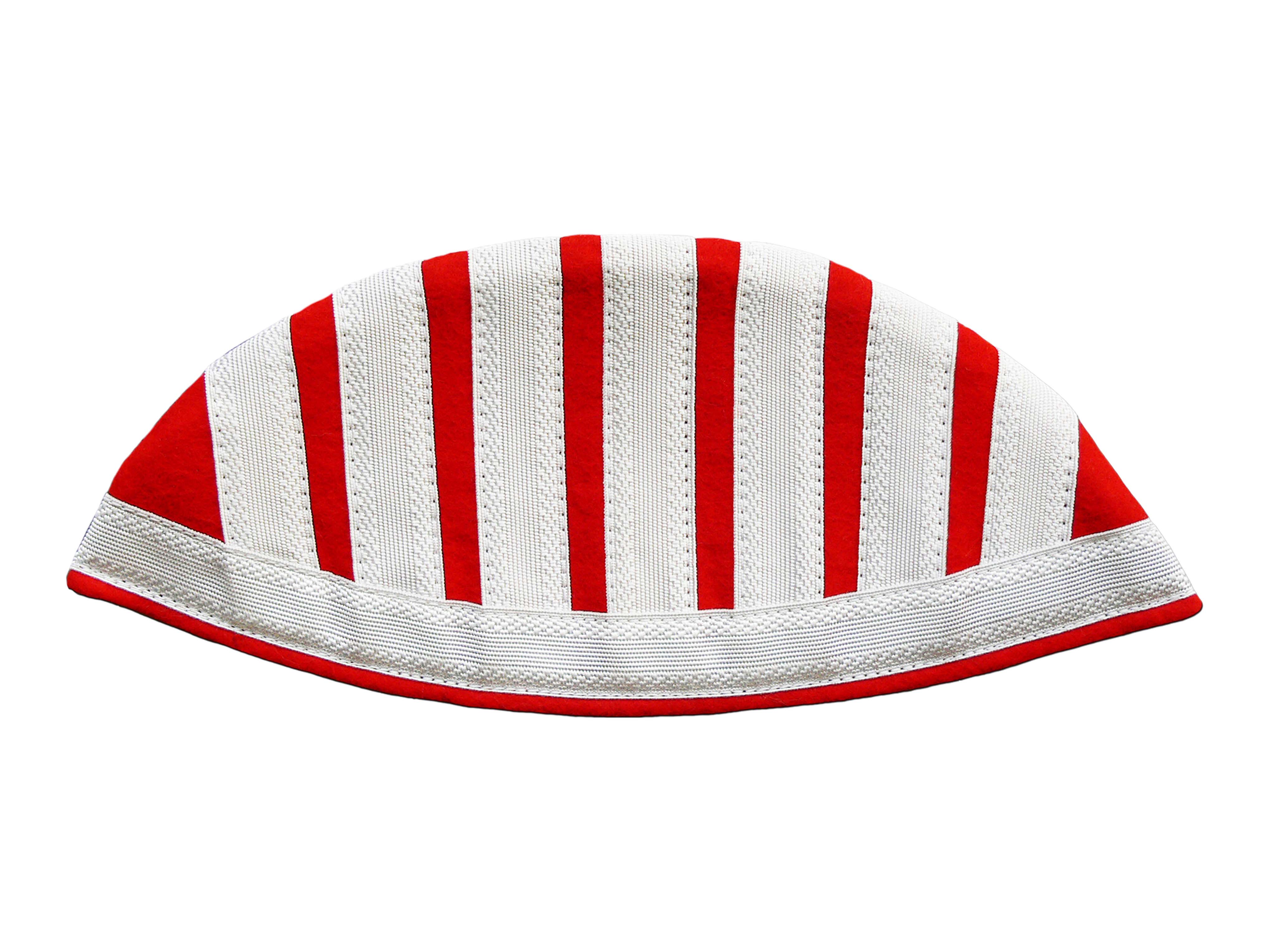 1-47-170-832-1000-0134 Trecce bianche su feltro rosso intenso